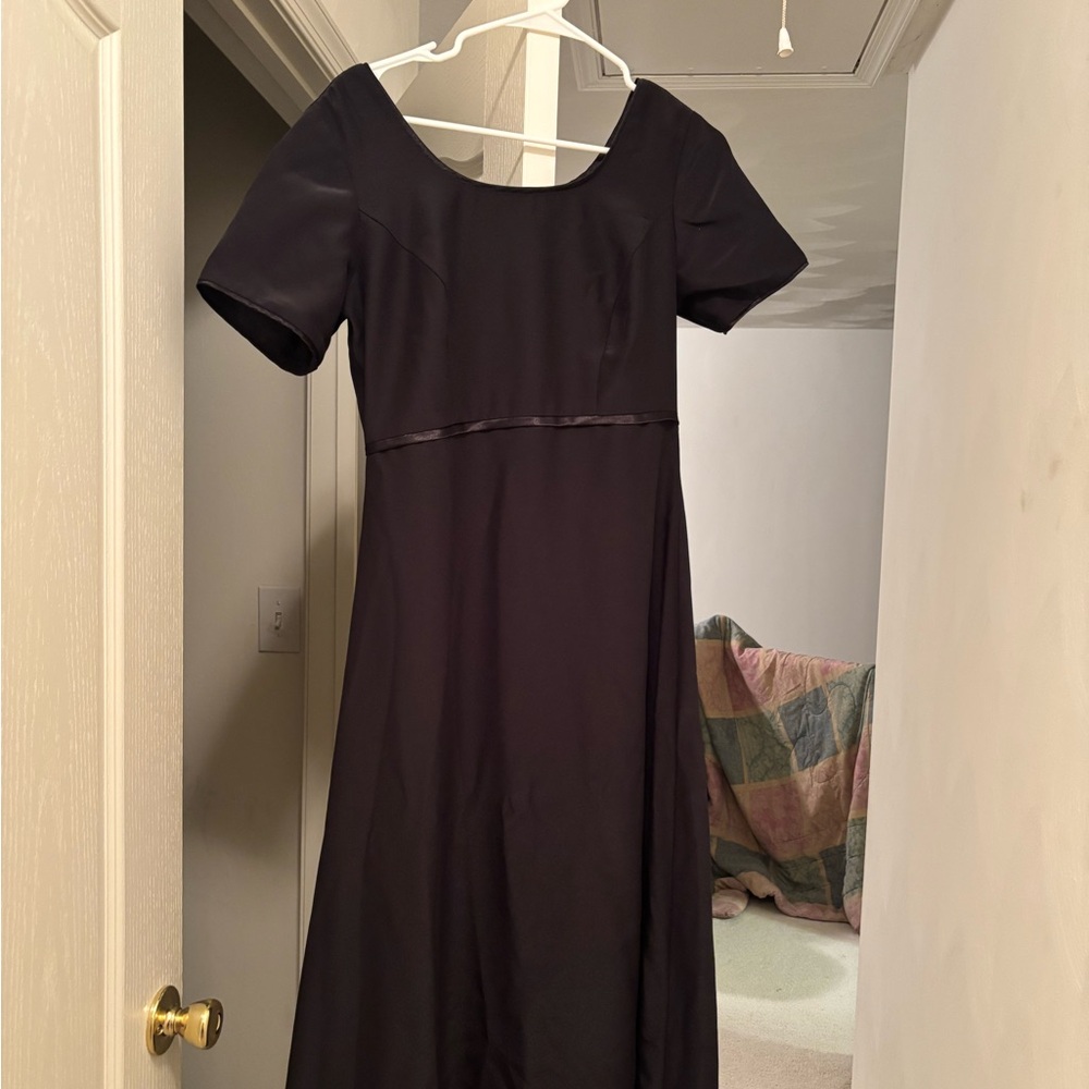 Black A-Line Midi Dress with Scoop Neck *